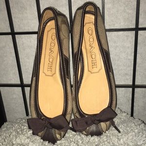 💛BRAND NEW COACH 7B Sarah flats.💛